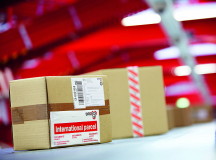 Обработка международных посылок. © Фото с сайта nybox.com