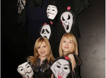 Сёстры Толмачевы. © Фото с сайта Heat.ru