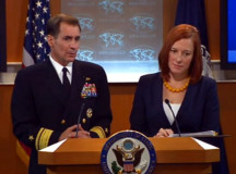 Пресс-секретарь Пентагона Джон Кирби и пресс-секретарь Госдепа США Джен Псаки. © Фото - "Голос Америки"