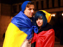 Многие украинцы, идя на избирательные участки, одевались патриотично. © Фото из твиттера