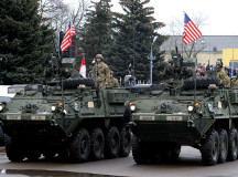 НАТО провело парад в 300 м от границы РФ (ФОТО)