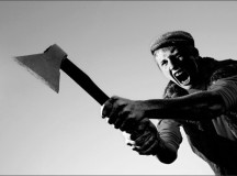 Злой пенсионер с топором. © Фото с сайта mirnyatom.net