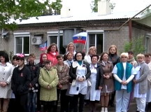 Врачи и пациенты Макеевской психбольницы на празднике 9 мая. © Скриншот из видео