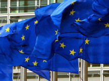 Флаги Евросоюза у штаб-квартиры в Брюсселе. © Фото с сайта guim.co.uk