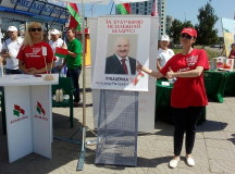 Сбор подписей за Александра Лукашенко в Гомеле. © Фото с сайта brsm.by