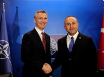 Глава МИД Турции Мевлют Чавушоглу и генсек НАТО Йенс Столлтенберг. © Фото - euroturknews.com