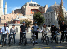 Велосипедисты в Стамбуле. © Фото с сайта istanbulonbike.com
