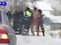 Задержание голого водителя в Витебске. © Скриншот из видео