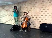 Уличные музыканты. © Фото с сайта ytimg.com