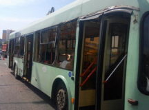 В Минске самосвал МАЗ врезался в троллейбус