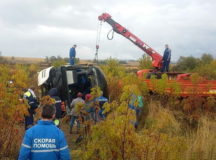 Разбившийся под Коломной автобус. © Фото - пресс-служба УМЧС РФ по Московской обл.