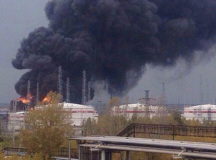 Пожар на нефтеперерабатывающем заводе "Лукойл" в Кстово. © Фото очевидца