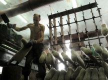 Производство валенок в России. © Фото с сайта pixanews.com