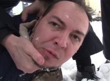 Педофил Евгений Волков в первые секунды после задержания. © Скриншот из оперативного видео