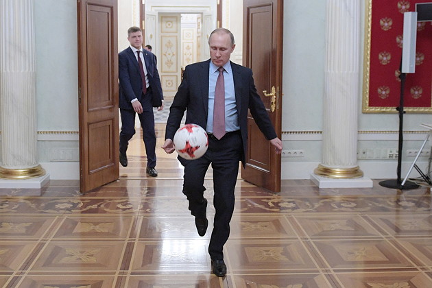 Путина могут оставить играть в футбол с самим собой