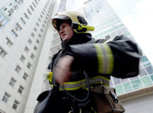 Сотрудник МЧС России. © Фото с сайта Life.ru