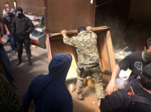 В Киеве начался погром ларьков (ФОТО, ВИДЕО)