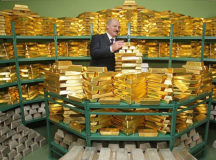 Александр Лукашенко посещает хранилище Нацбанка. © Архивное фото БЕЛТА