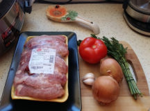 В пачке куриных шей может быть сюрприз. © Фото с сайта stranamam.ru