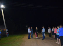 Торжественное открытие фонарного столба в России. © Фото из Telegram