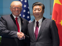 Президент США Дональд Трамп и Председатель КНР Си Цзинпин. © Фото с сайта vox-cdn.com