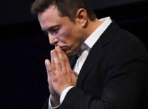 Илон Маск покидает пост главы Совета директоров Tesla. © Фото с сайта cnbc.com