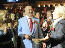 Александр Лукашенко и певец Николай Басков. © Фото - пресс-служба президента Беларуси