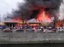 В Петербурге горит гипермаркет (ФОТО, ВИДЕО)