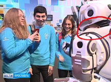 Шея актёра чётко видна. © Кадр из сюжета "Вести-Ярославль"