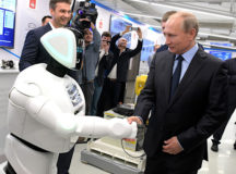 Незадолго до отправки в США робота показывали Владимиру Путину. © Фото с сайта promo-bot.ru