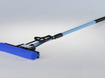 Швабра в груди стала следствием нежелания сделать потише. © Фото с сайта vsevse.ru