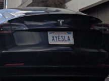 Чёрная Tesla Романа Чаднова - друга Владимира Якунина. © Фото из Facebook