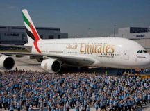 Airbus A380 и люди, которые его собрали. © Фото - пресс-служба Airbus