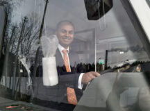 В Минске выпущен первый электробус с правым рулём