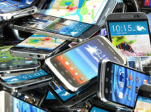 Россиян обяжут регистрировать смартфоны за 100 рублей. © Фото с сайта ismashed.co.za