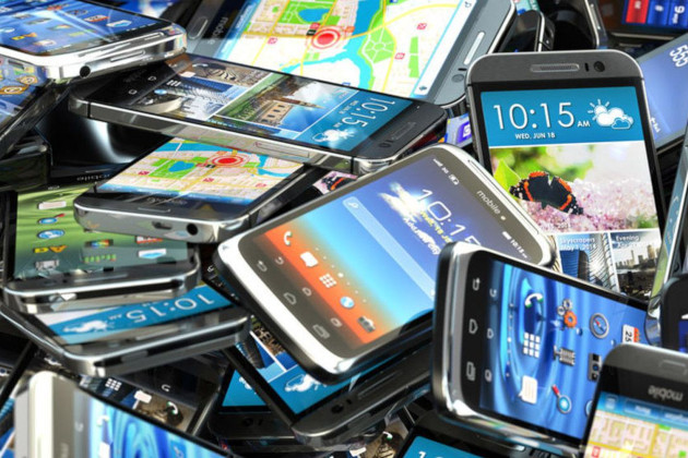 Россиян обяжут регистрировать смартфоны за 100 рублей