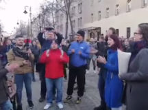 Белорусы сами спели песни задержанных музыкантов. © Скриншот из видео