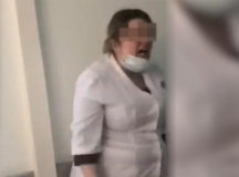 У врача в Балашихе случился нервный срыв. © Скриншот из видео