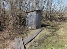 Типичный туалет в российской глубинке. © Фото с сайта nashdom.us