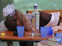 Милицию чаще всего вызывают в школы из-за распития. ©  Фото с сайта novayagazeta-ug.ru