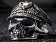 В подсобке магазина был "филиал гестапо". © Фото с сайта warrelics.eu