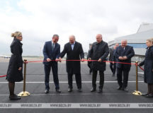 Президент открыл новую ВПП в аэропорту Минск