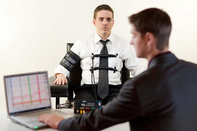 Белорусских чиновников будут проверять на полиграфе