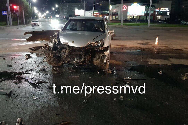 Ночью в Могилёве перевернулся автозак