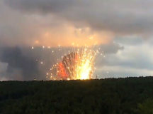 В России горит склад снарядов (ФОТО, ВИДЕО)