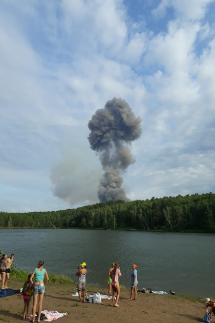 В России горит склад снарядов