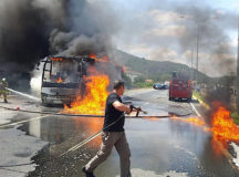 В Турции заживо сгорели пассажиры автобуса. © Фото Hürriyet