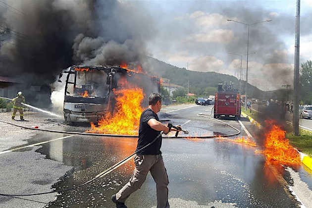 В Турции заживо сгорели пассажиры автобуса