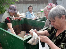 Россияне, в полной мере ощутившие "подъём с колен". © Фото с сайта gubdaily.ru
