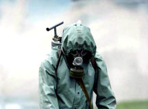 Советский армейский костюм РХБЗ. © Кадр из сериала HBO "Чернобыль"